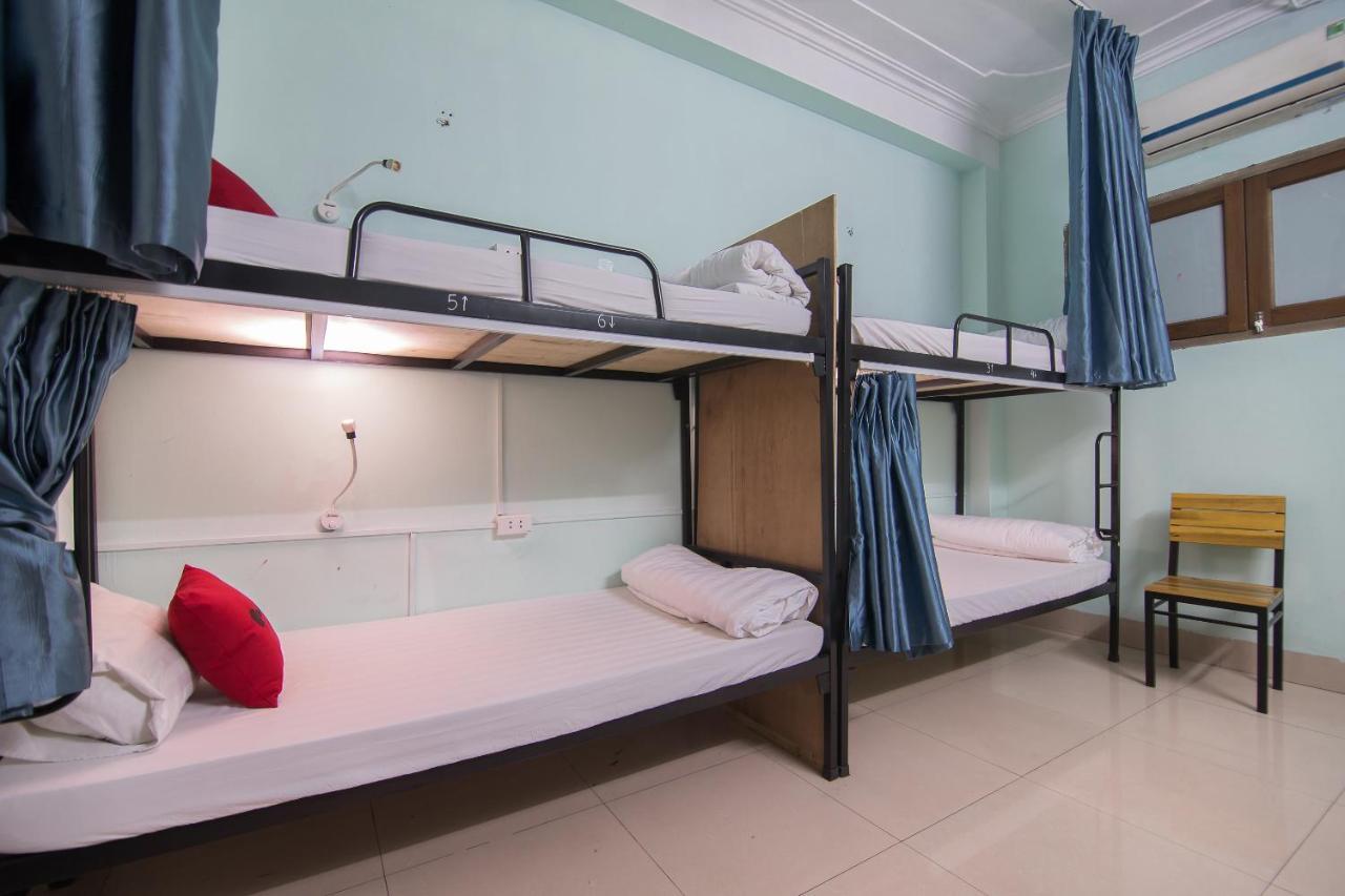 Reddoorz Hostel @ Hang Chieu Street Hanoi Buitenkant foto